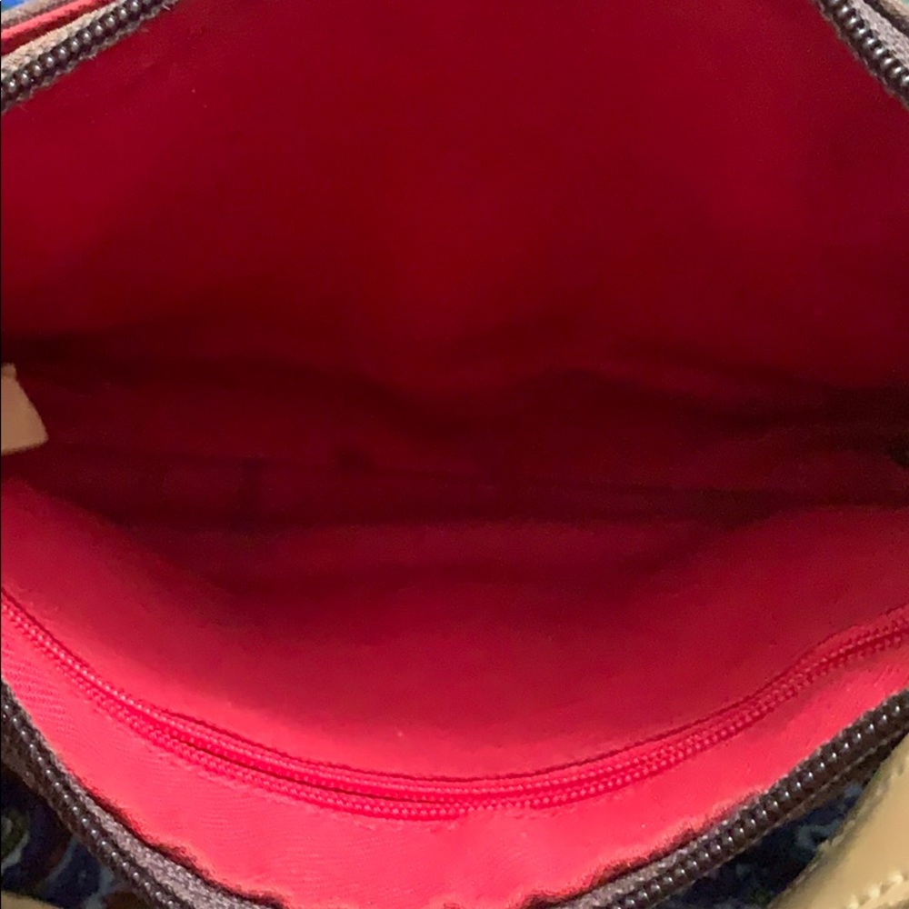 Small Gently Used Liz Claiborne Hand Bag - Picture 4 of 6